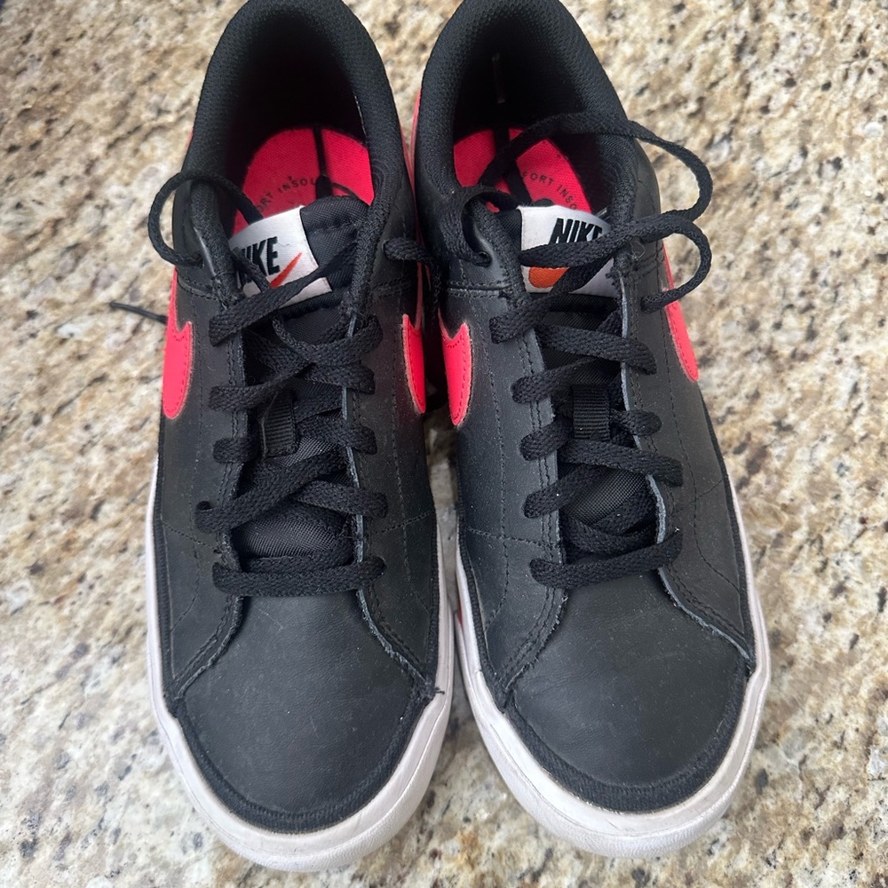Nike Kids Black and Red Sneakers